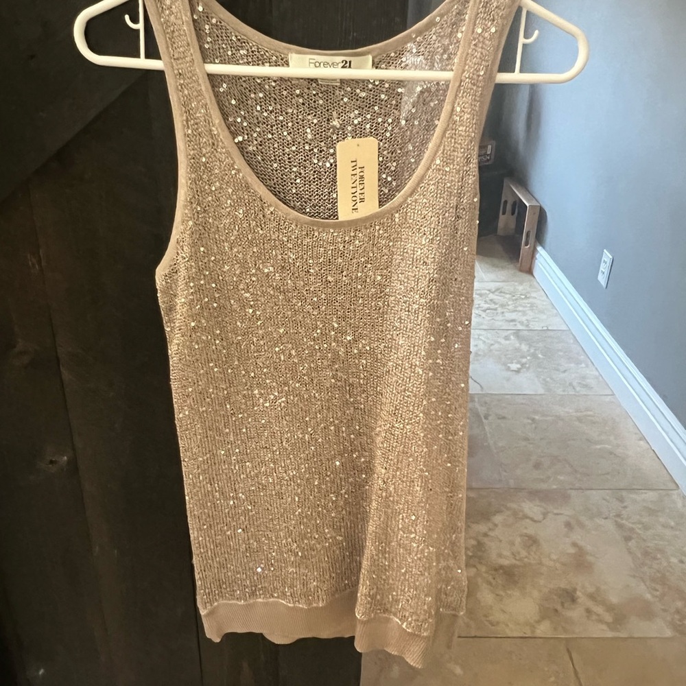 NWT Large silver/cocoa sweater tank. Never worn